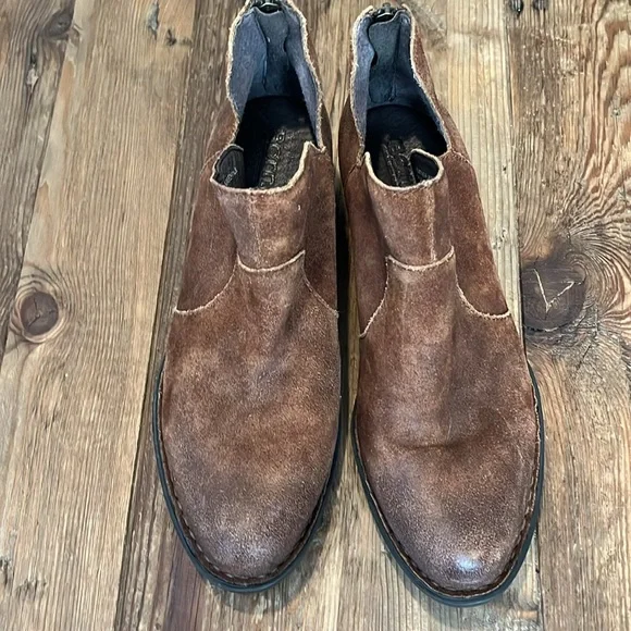 Born Beth Western Distressed Tobacco Brown Suede Ankle Boot - Picture 2 of 9